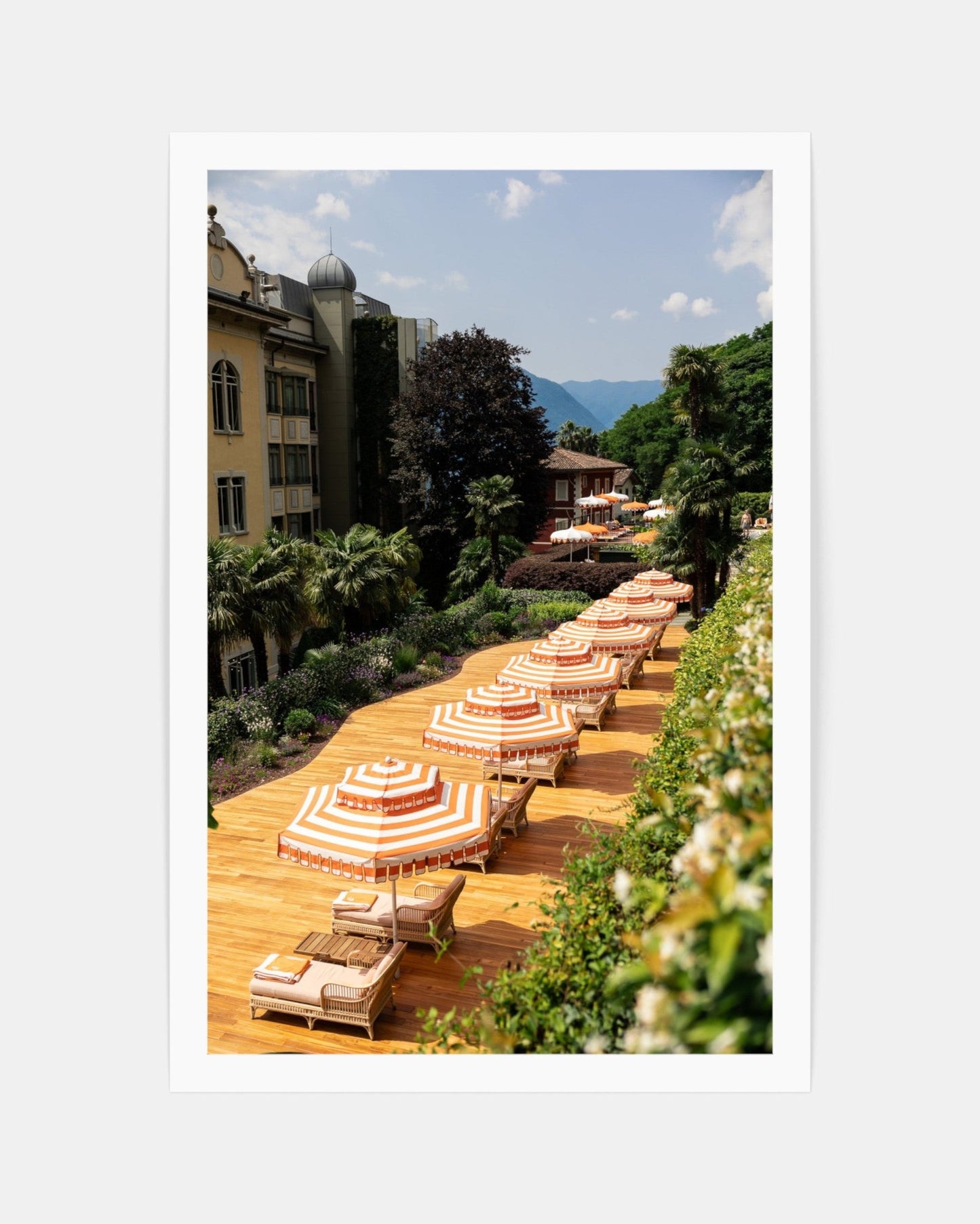 Lake Como Lounging Grande Print