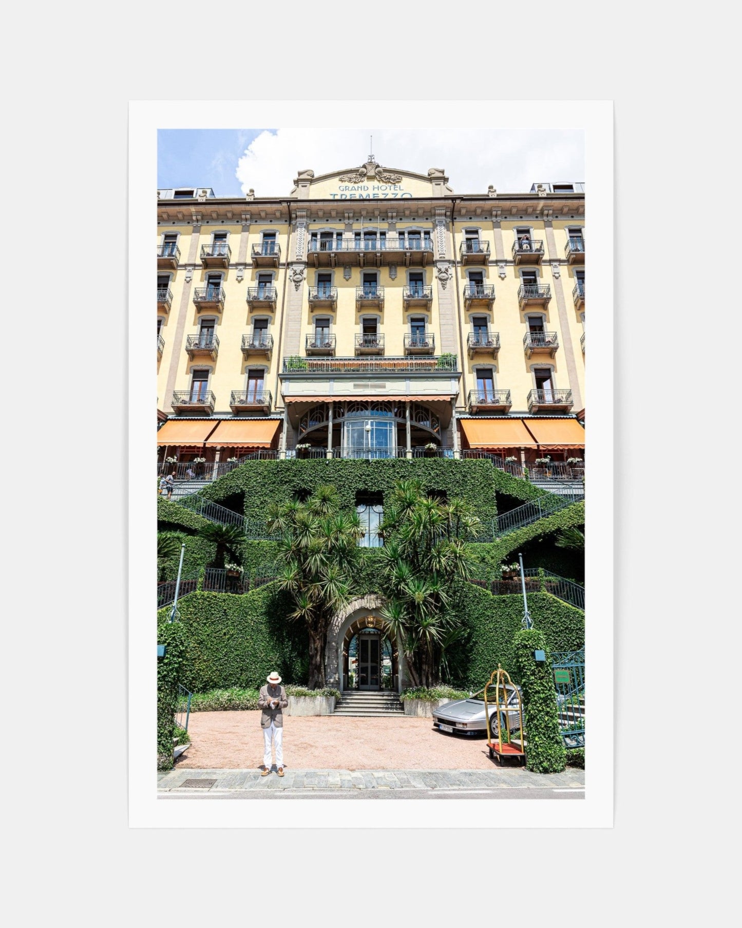 Towering Tremezzo Grande Print